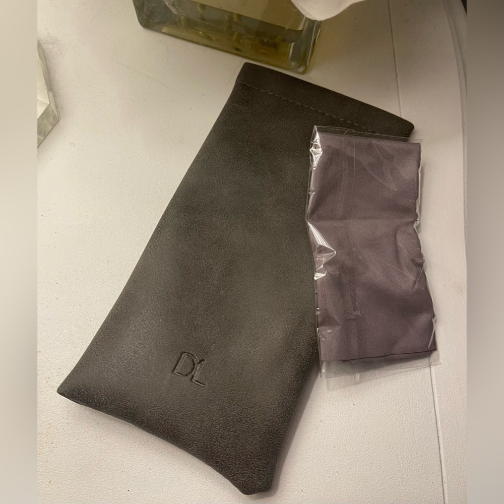 DL sunglass case with cloth